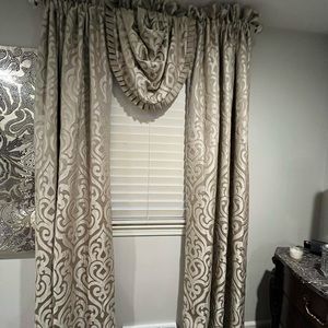 COPY - LIKE NEW. J QUEEN Astoria 6 LINED POLE TOP DRAPERY PANELS w/3 VALANCES 9…